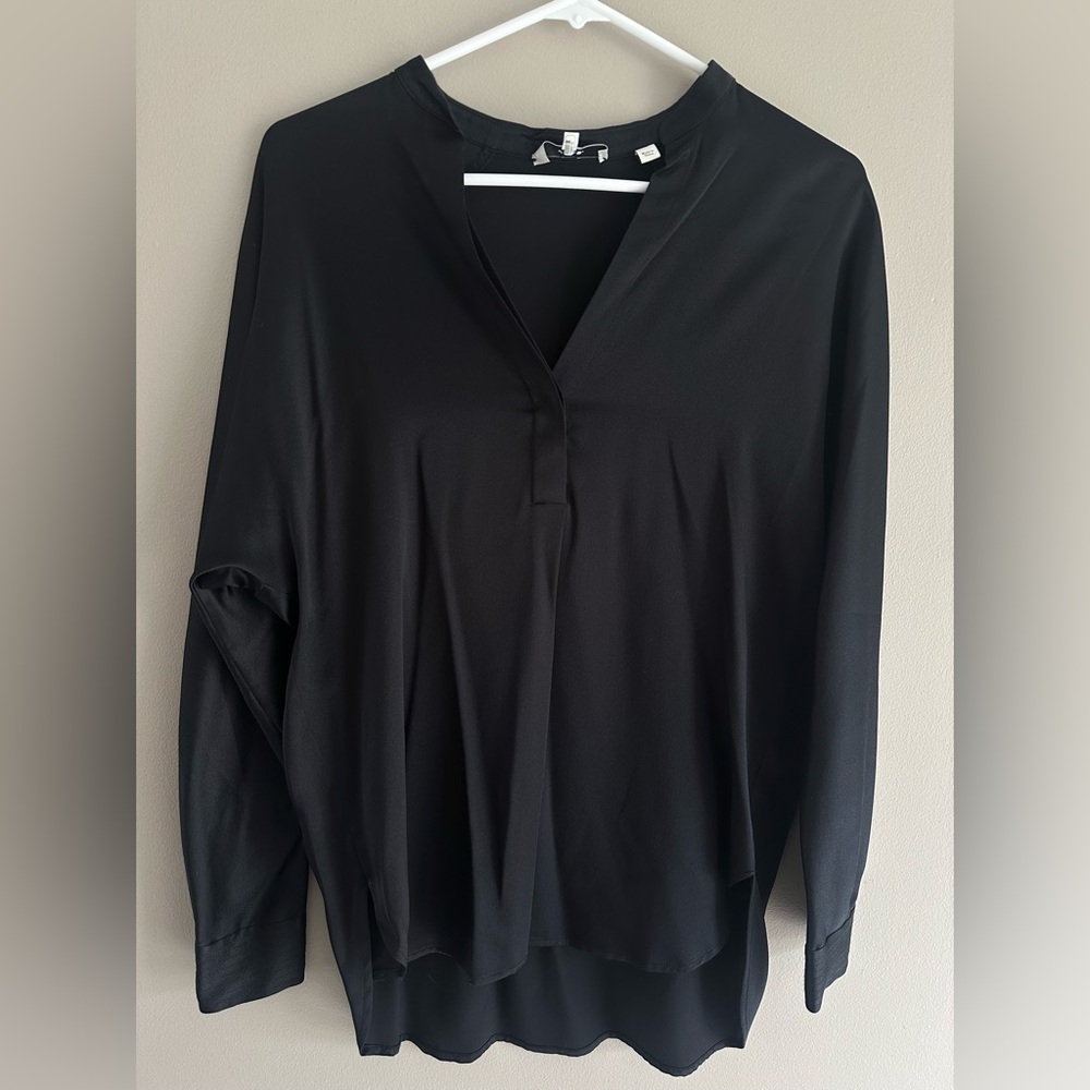 Vince Black Silk  V-Neck Long Sleeve Top